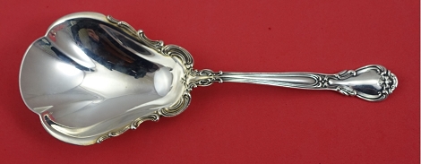 Berry Spoon lobed bowl w/ applied lacing 8